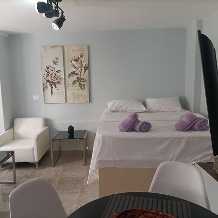 Cozy Studio Apartment Атина Екстериор снимка