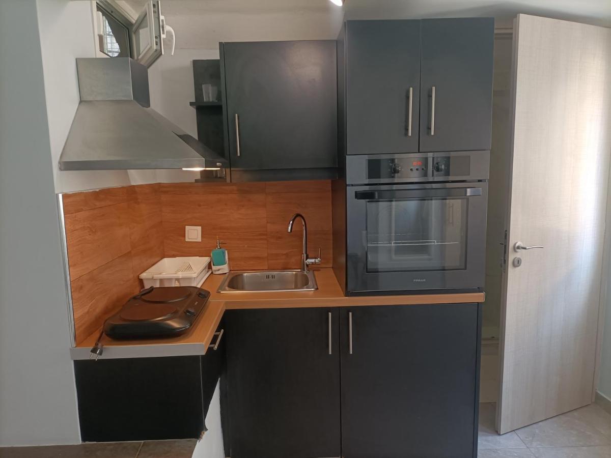 Cozy Studio Apartment Атина Екстериор снимка